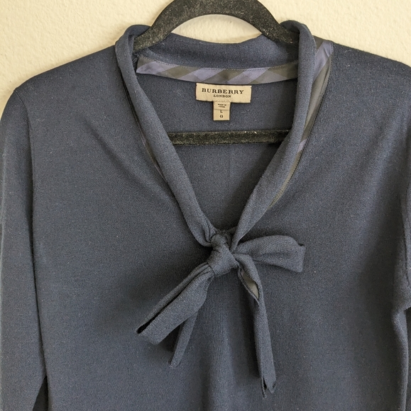 Burberry London V-Neck Blue Wool Sweater Bow Tie Front Neck Women's Sz Large - Picture 3 of 10